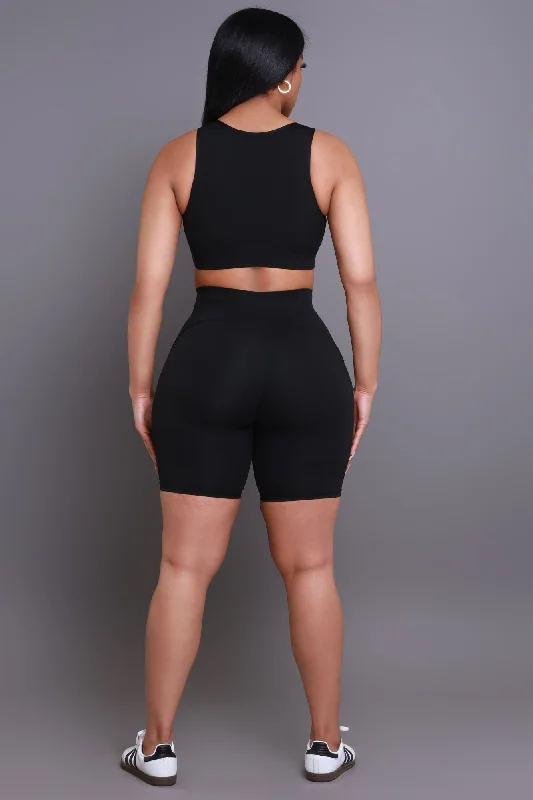 tone-up-cropped-biker-short-set-black