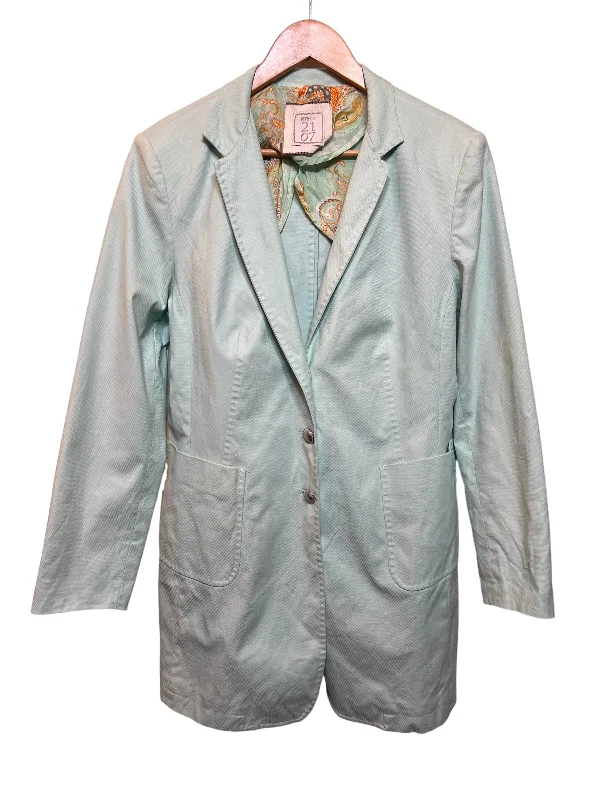 Women’s Light Overcoat (Size XXL)