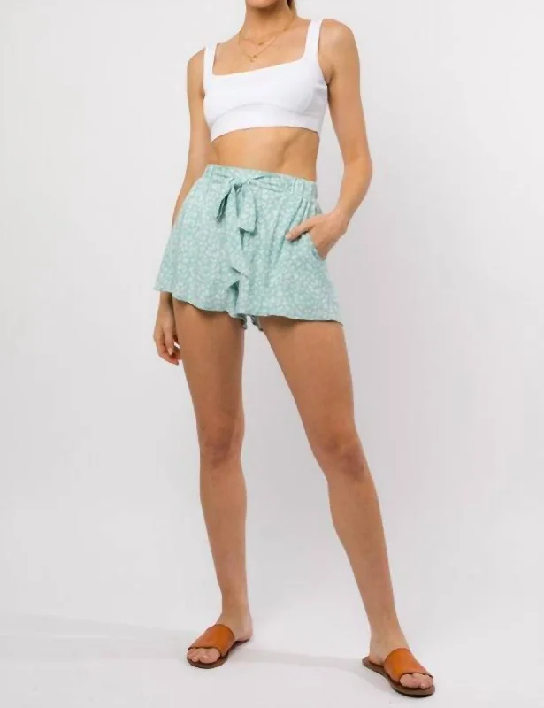 The Daisy Shorts In Sage White