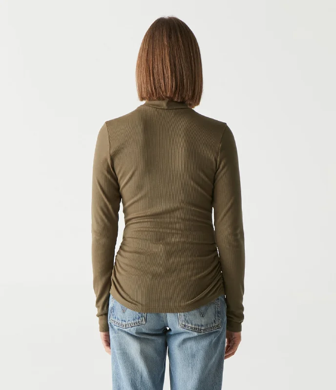 beck-ribbed-turtleneck-tee-25004