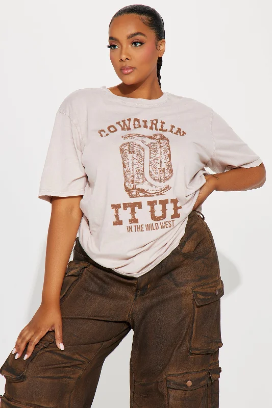 cowgirlin-it-up-oversized-washed-tee-sand