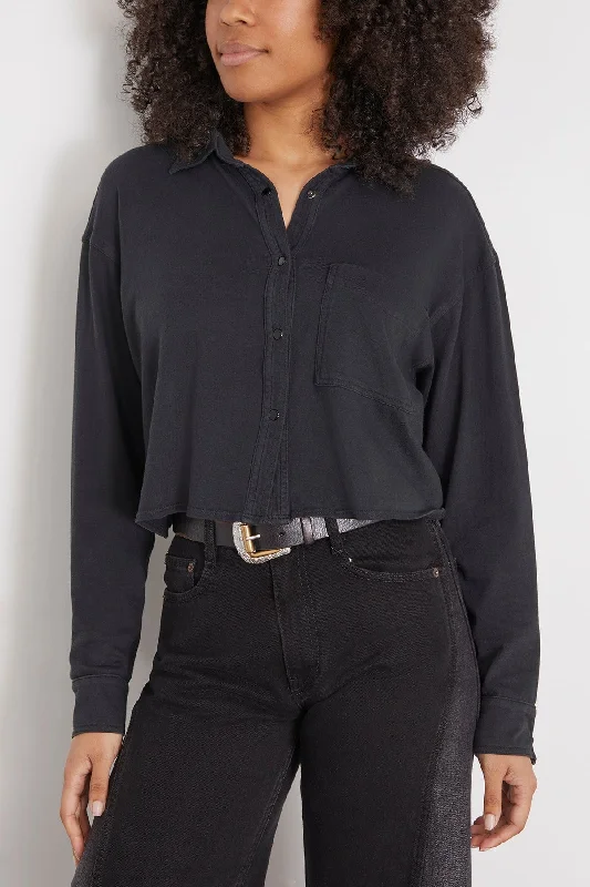 crop-knit-shirt-in-stone-black