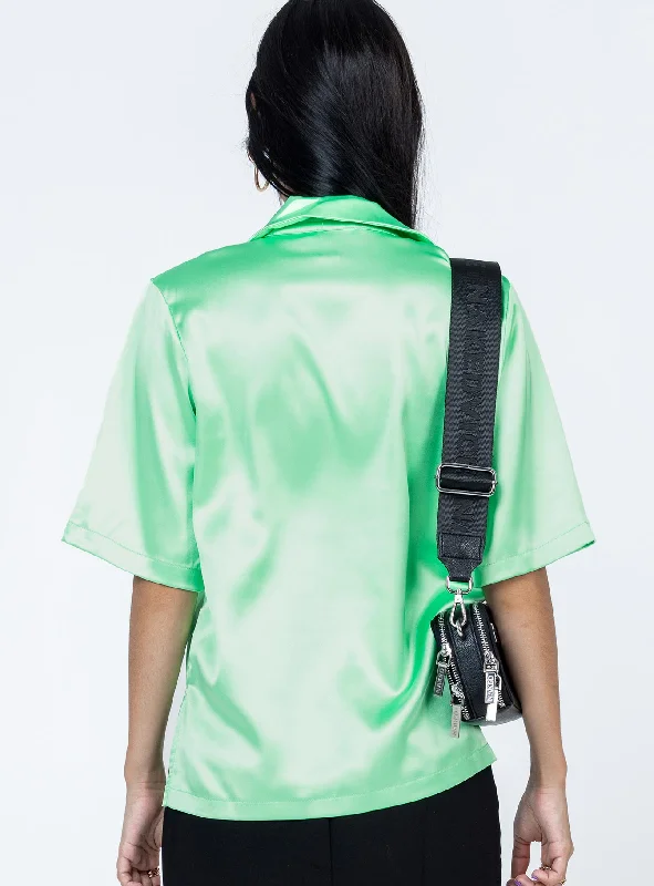 leona-shirt-green