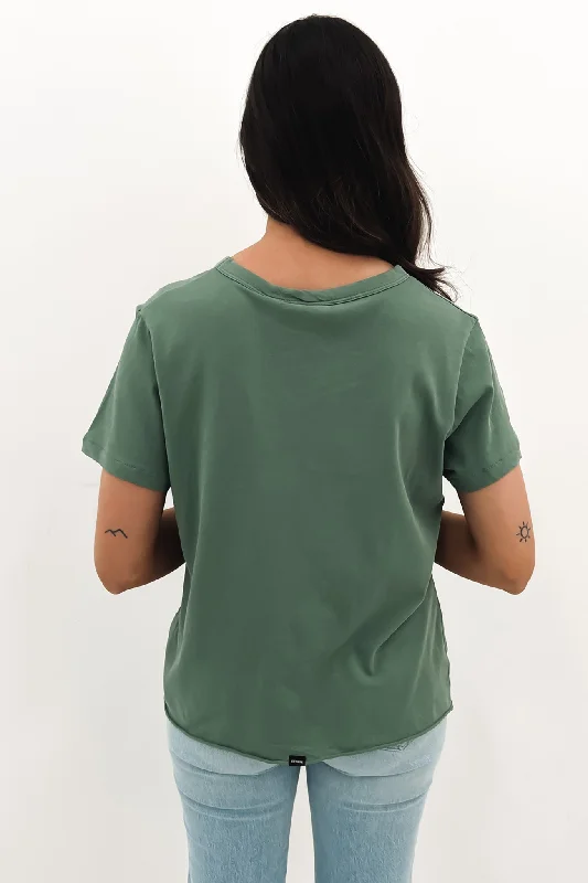 thrills-stack-relax-fit-tee-comfrey-green