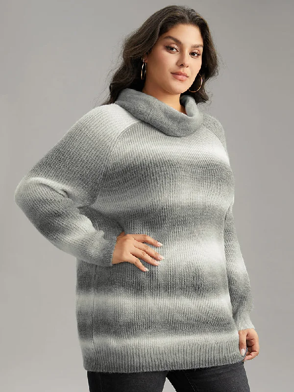 turtleneck-ombre-heather-raglan-sleeve-pullover