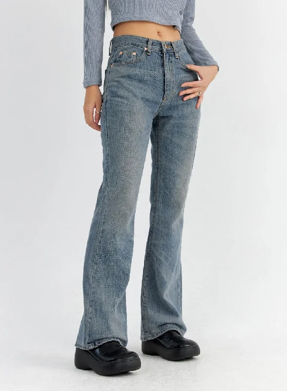 vintage-washed-bootcut-jeans-co325