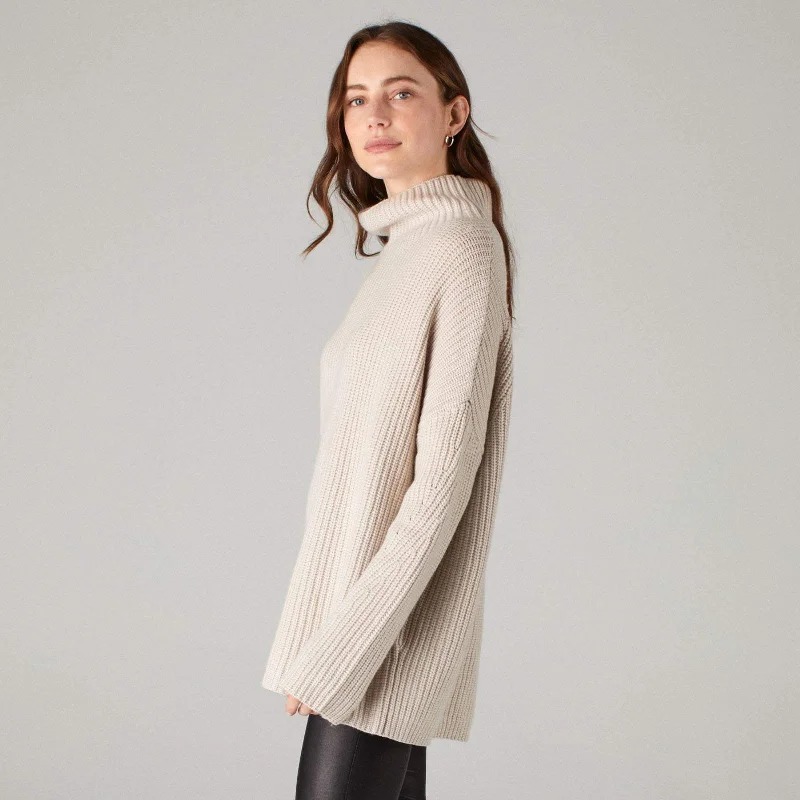 wool-cashmere-oversized-ribbed-turtleneck